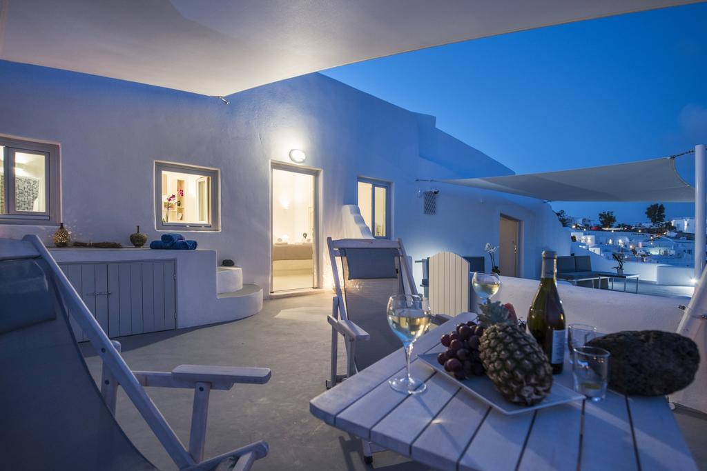 Ambition Suites (Adults Only) Oia  Room photo